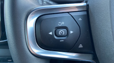 Volvo Xc40 2.0 B4P Plus Dark 5dr AWD Auto Petrol Estate